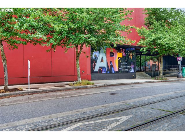 709 Sw 16TH Ave 302, Portland, OR 97205
