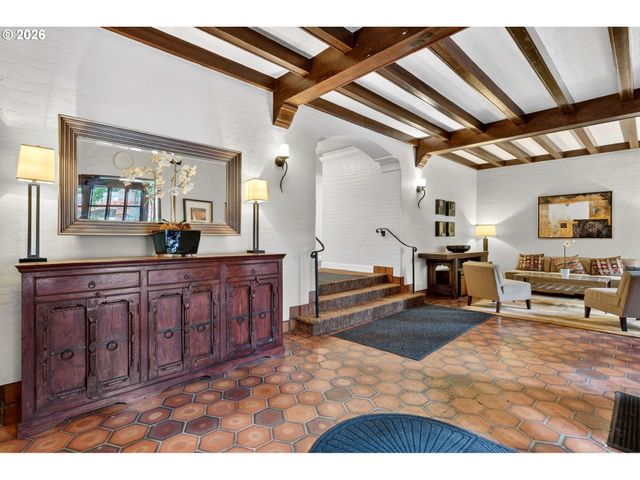 709 Sw 16TH Ave 302, Portland, OR 97205