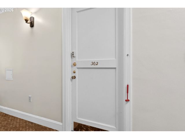 709 Sw 16TH Ave 302, Portland, OR 97205
