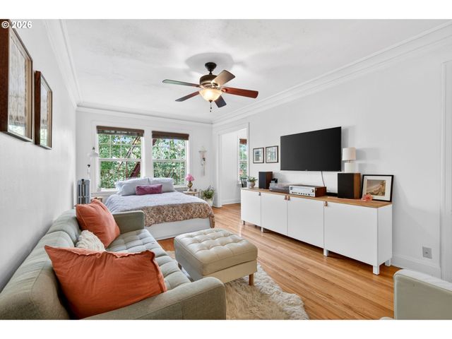 709 Sw 16TH Ave 302, Portland, OR 97205
