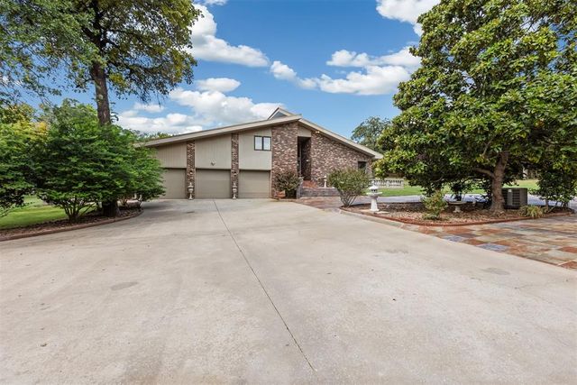 4805 Oakdale Farm Road, Edmond, OK 73013
