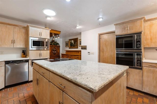 4805 Oakdale Farm Road, Edmond, OK 73013