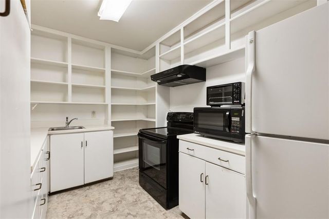 4805 Oakdale Farm Road, Edmond, OK 73013