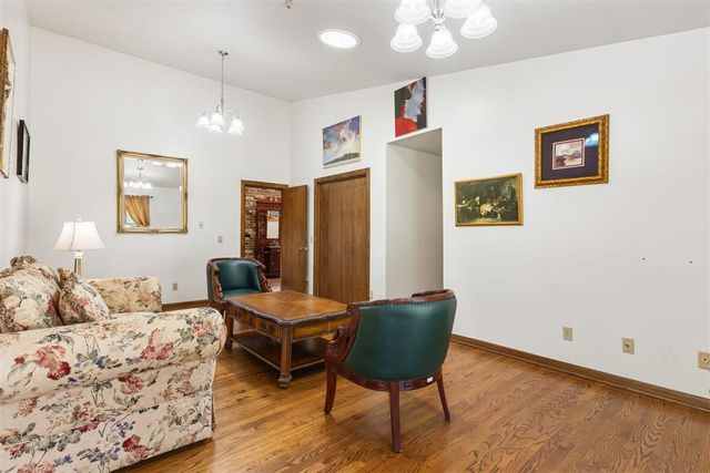 4805 Oakdale Farm Road, Edmond, OK 73013
