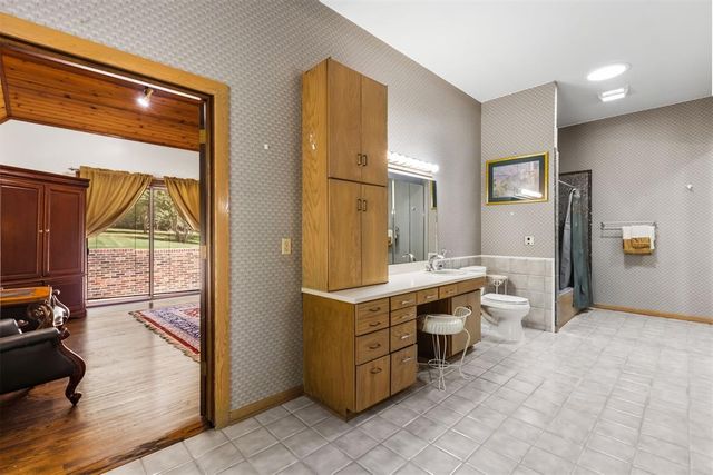 4805 Oakdale Farm Road, Edmond, OK 73013