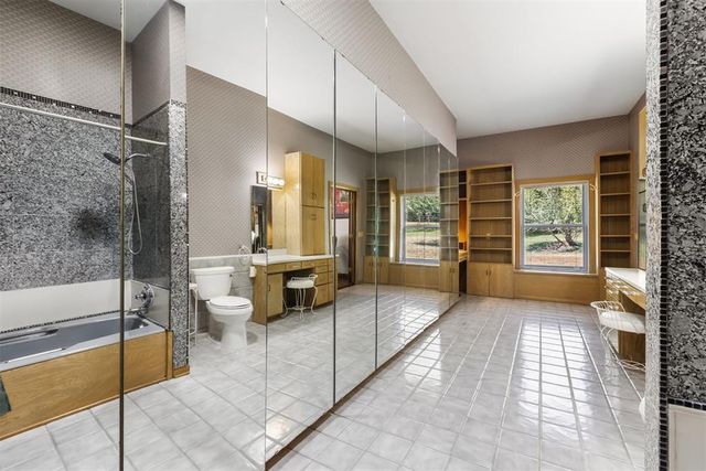 4805 Oakdale Farm Road, Edmond, OK 73013