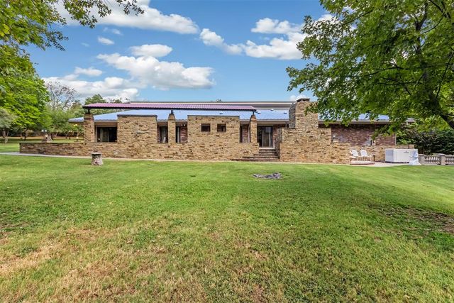 4805 Oakdale Farm Road, Edmond, OK 73013