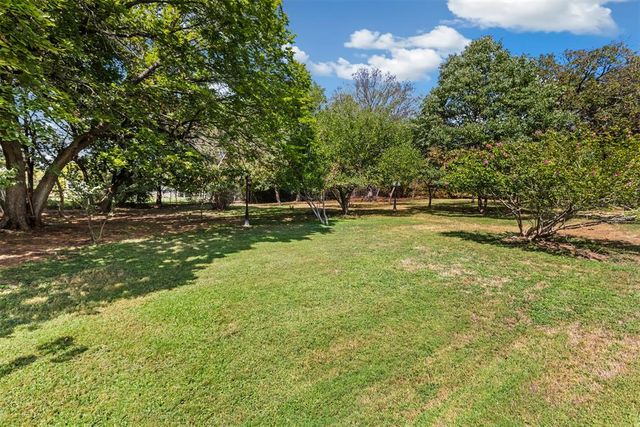 4805 Oakdale Farm Road, Edmond, OK 73013