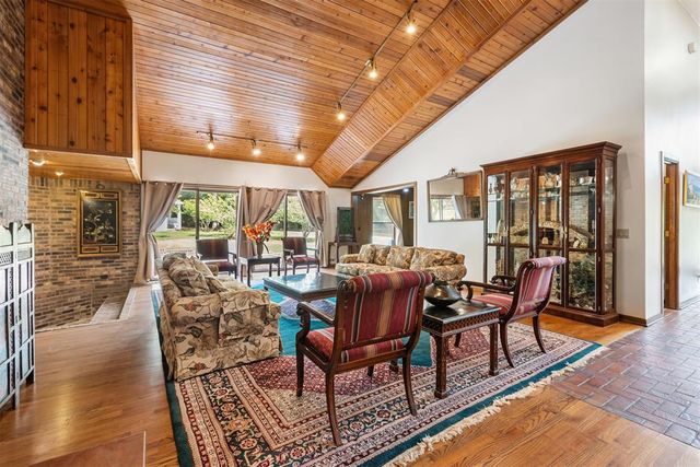 4805 Oakdale Farm Road, Edmond, OK 73013