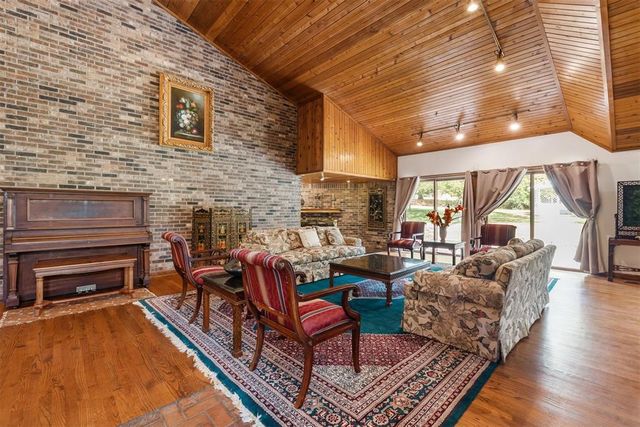 4805 Oakdale Farm Road, Edmond, OK 73013