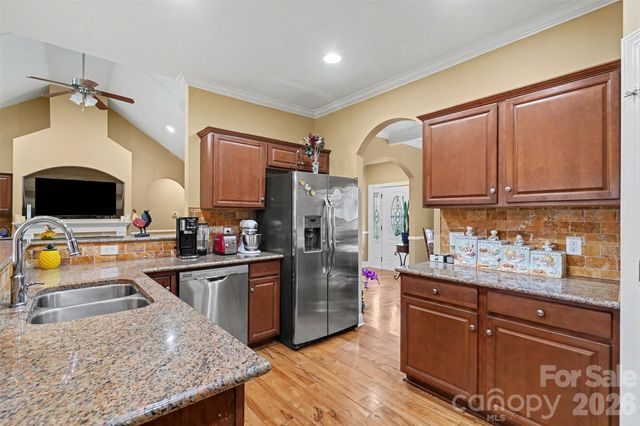 4574 Hunter Rhyne Road, Lincolnton, NC 28092