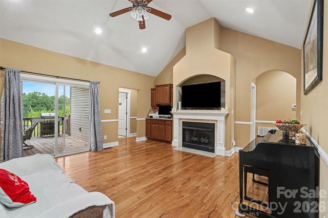 4574 Hunter Rhyne Road, Lincolnton, NC 28092