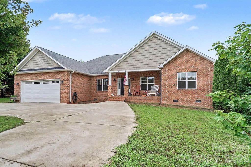 4574 Hunter Rhyne Road, Lincolnton, NC 28092