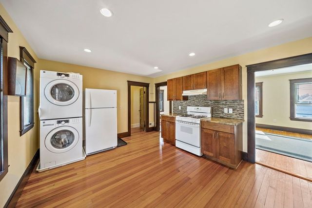 44 Chapel Court 2, Norwood, MA 02062