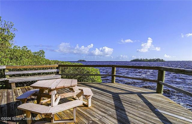 464 Grove Isle Circle, Vero Beach, FL 32962