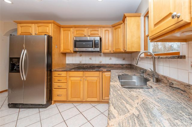 9 Caroline Drive, Patterson, NY 12563