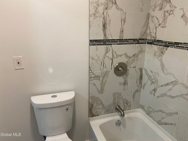 1084 Webster Street, Schenectady, NY 12303