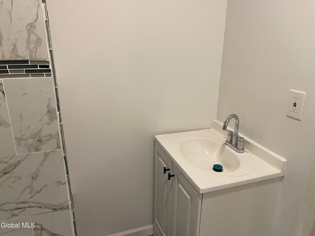 1084 Webster Street, Schenectady, NY 12303