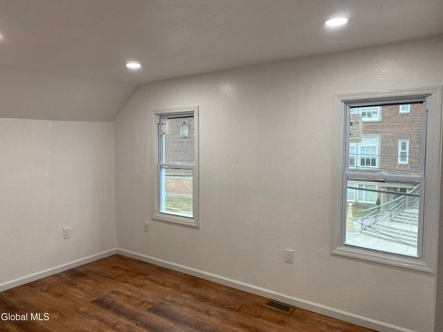 1084 Webster Street, Schenectady, NY 12303