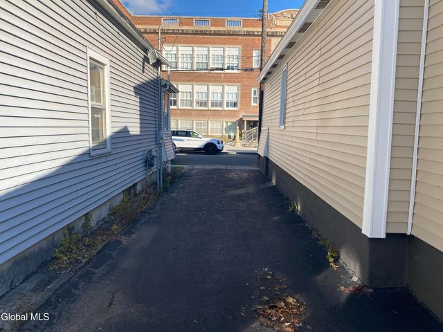 1084 Webster Street, Schenectady, NY 12303