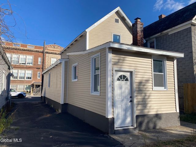 1084 Webster Street, Schenectady, NY 12303