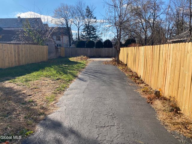 1084 Webster Street, Schenectady, NY 12303