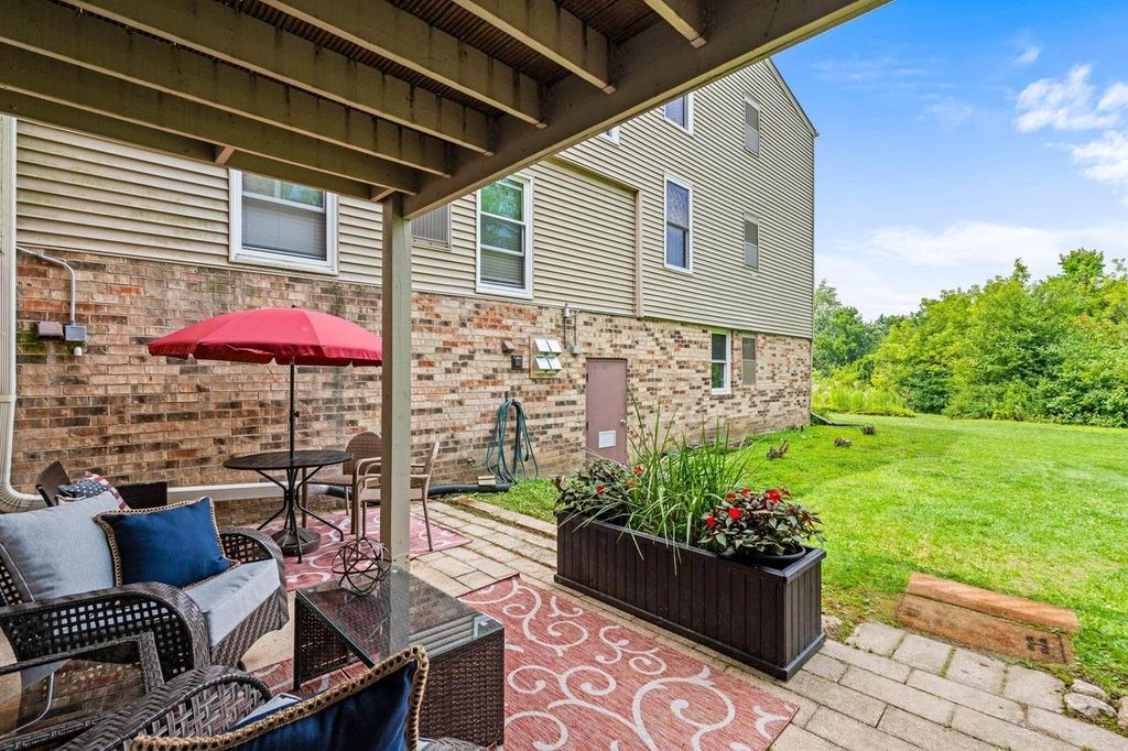 N114W16680 Crown DRIVE #9, Germantown, WI 53022
