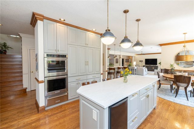 2669 N Sherwood Lane, Fayetteville, AR 72703