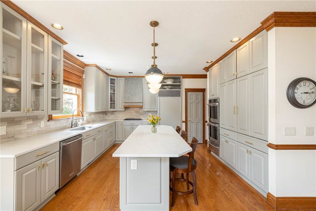 2669 N Sherwood Lane, Fayetteville, AR 72703