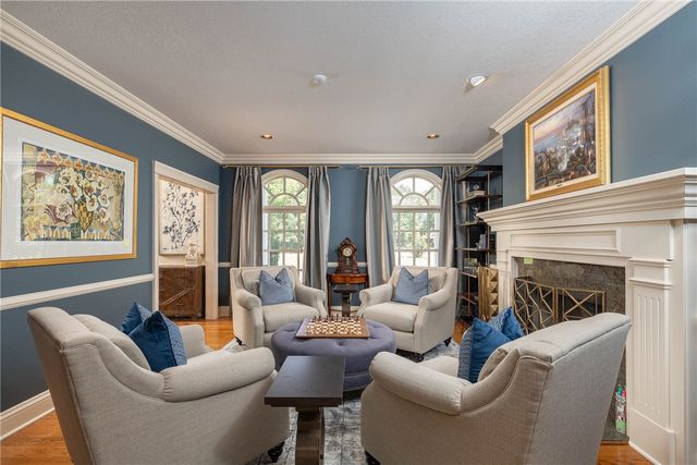 2669 N Sherwood Lane, Fayetteville, AR 72703