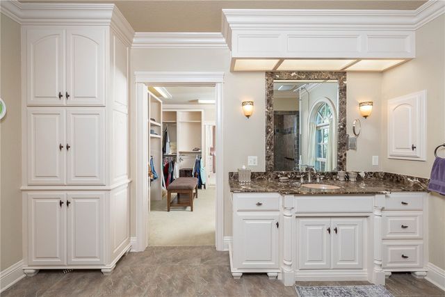 2669 N Sherwood Lane, Fayetteville, AR 72703