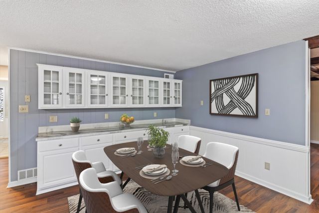 8264 WHISPERING PINES CIR, Memphis, TN 38139