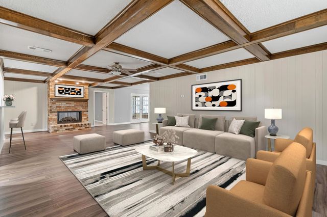 8264 WHISPERING PINES CIR, Memphis, TN 38139