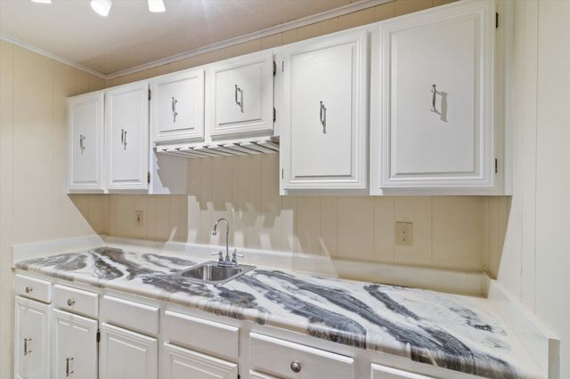 8264 WHISPERING PINES CIR, Memphis, TN 38139