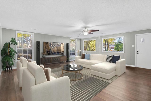 8264 WHISPERING PINES CIR, Memphis, TN 38139