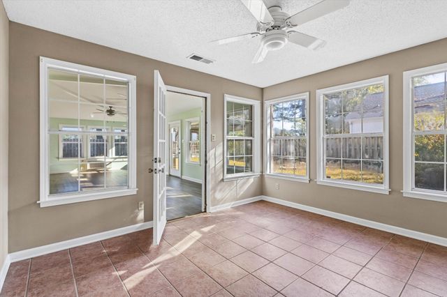 8264 WHISPERING PINES CIR, Memphis, TN 38139