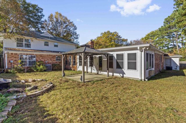 8264 WHISPERING PINES CIR, Memphis, TN 38139