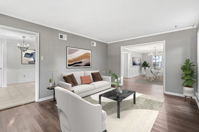 8264 WHISPERING PINES CIR, Memphis, TN 38139