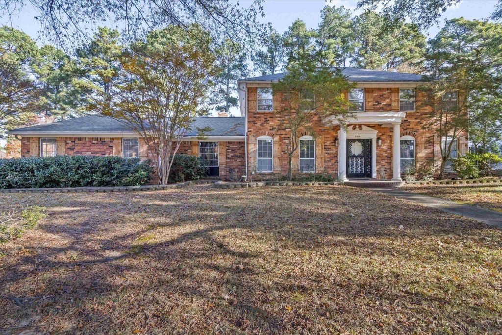 8264 WHISPERING PINES CIR, Memphis, TN 38139