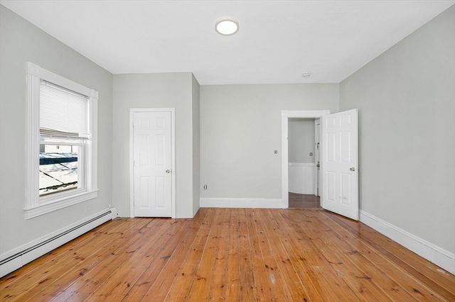339 Lincoln St, Lowell, MA 01852