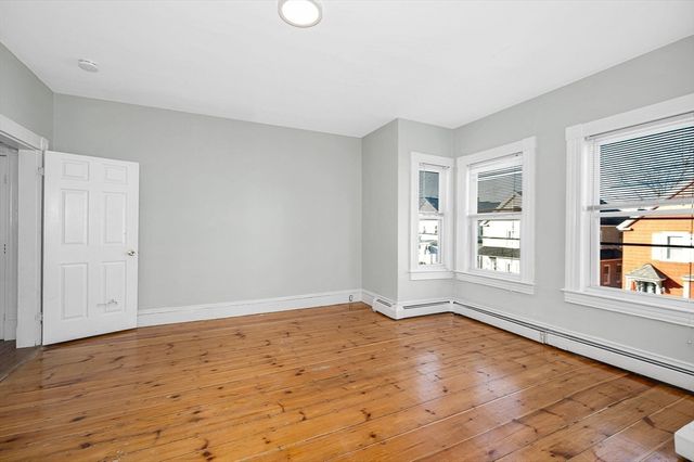 339 Lincoln St, Lowell, MA 01852