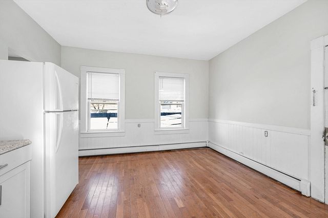 339 Lincoln St, Lowell, MA 01852