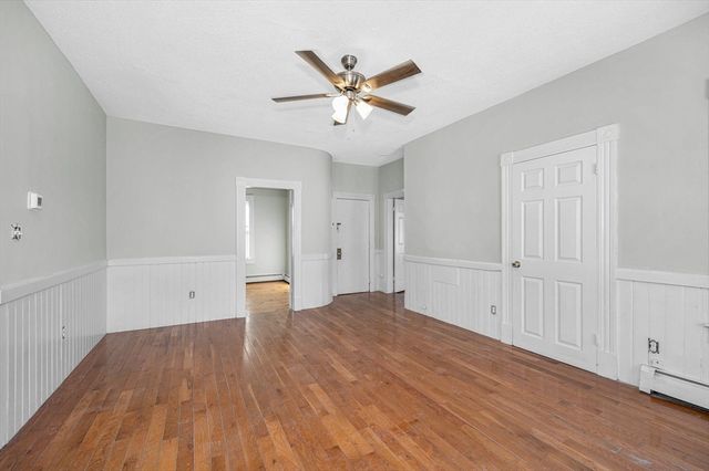 339 Lincoln St, Lowell, MA 01852
