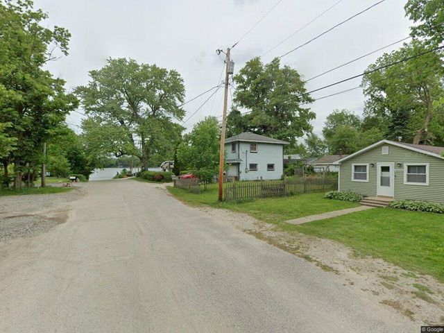 4510 Flint Lake Gateway, Valparaiso, IN 46383