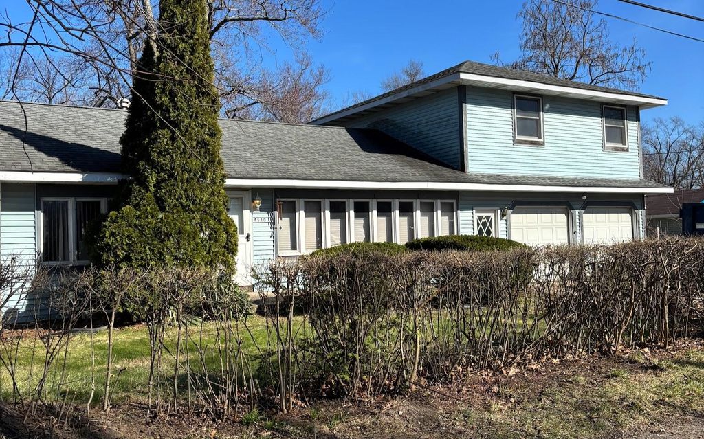 4510 Flint Lake Gateway, Valparaiso, IN 46383