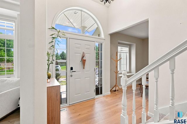 7305 S Russet Dr Drive, Sioux Falls, SD 57108