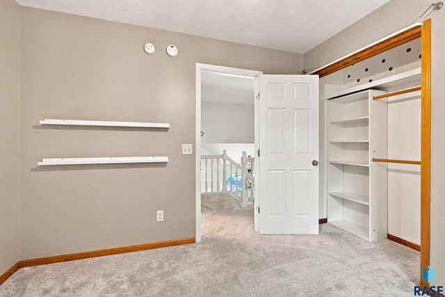 7305 S Russet Dr Drive, Sioux Falls, SD 57108