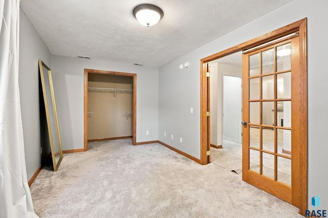 7305 S Russet Dr Drive, Sioux Falls, SD 57108
