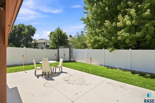 7305 S Russet Dr Drive, Sioux Falls, SD 57108