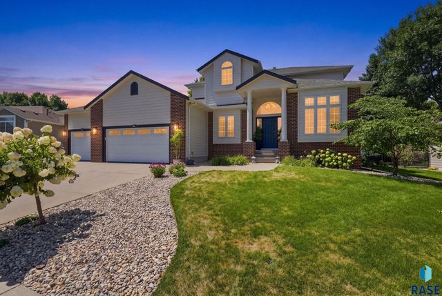 7305 S Russet Dr Drive, Sioux Falls, SD 57108